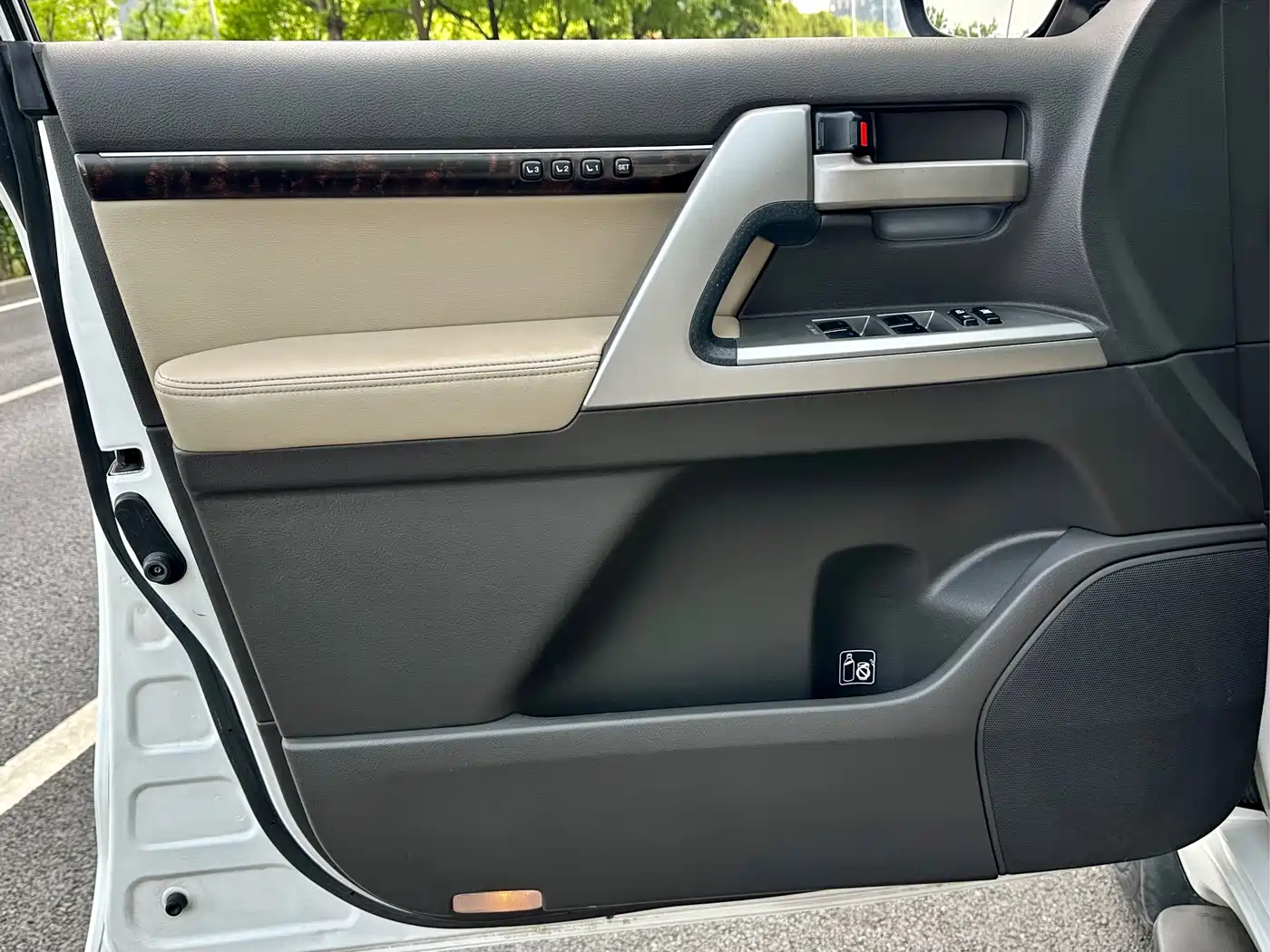 Toyota Land Cruiser 2010 Model 4.7L Automatic VX фото 10