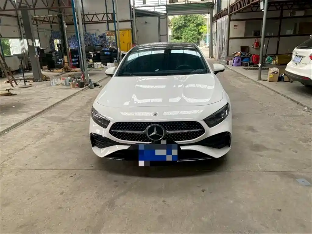 Mercedes-Benz A-Class 2025 A 200 L Fashion Edition фото 2