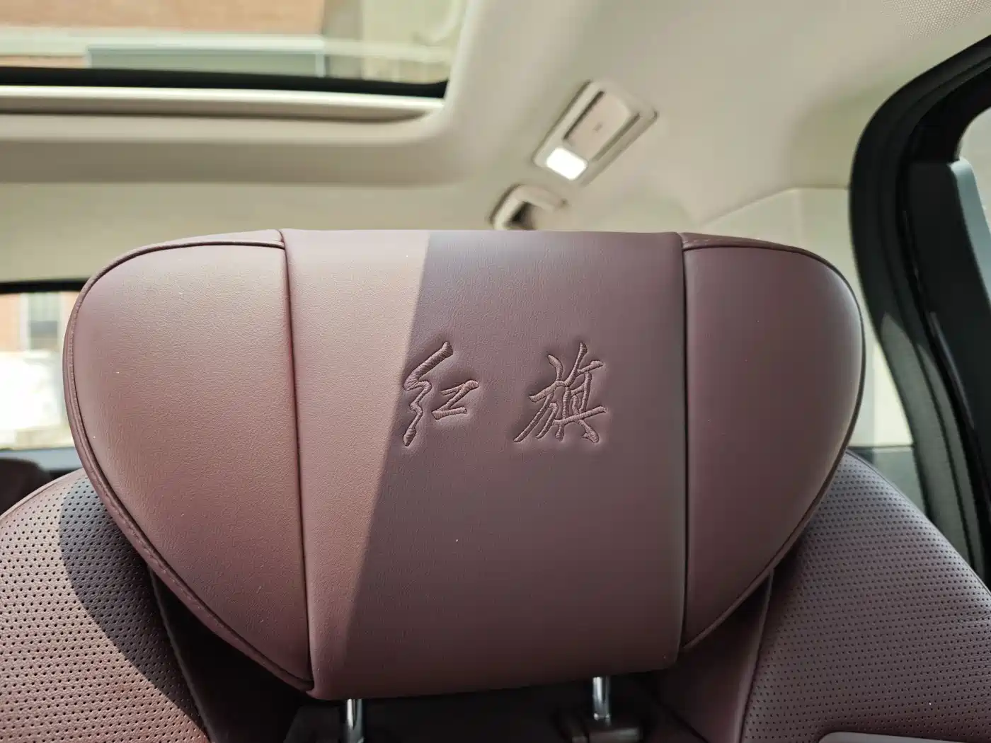 Hongqi HQ9 2023 2.0T Smart Connect Flag Enjoy Edition фото 11