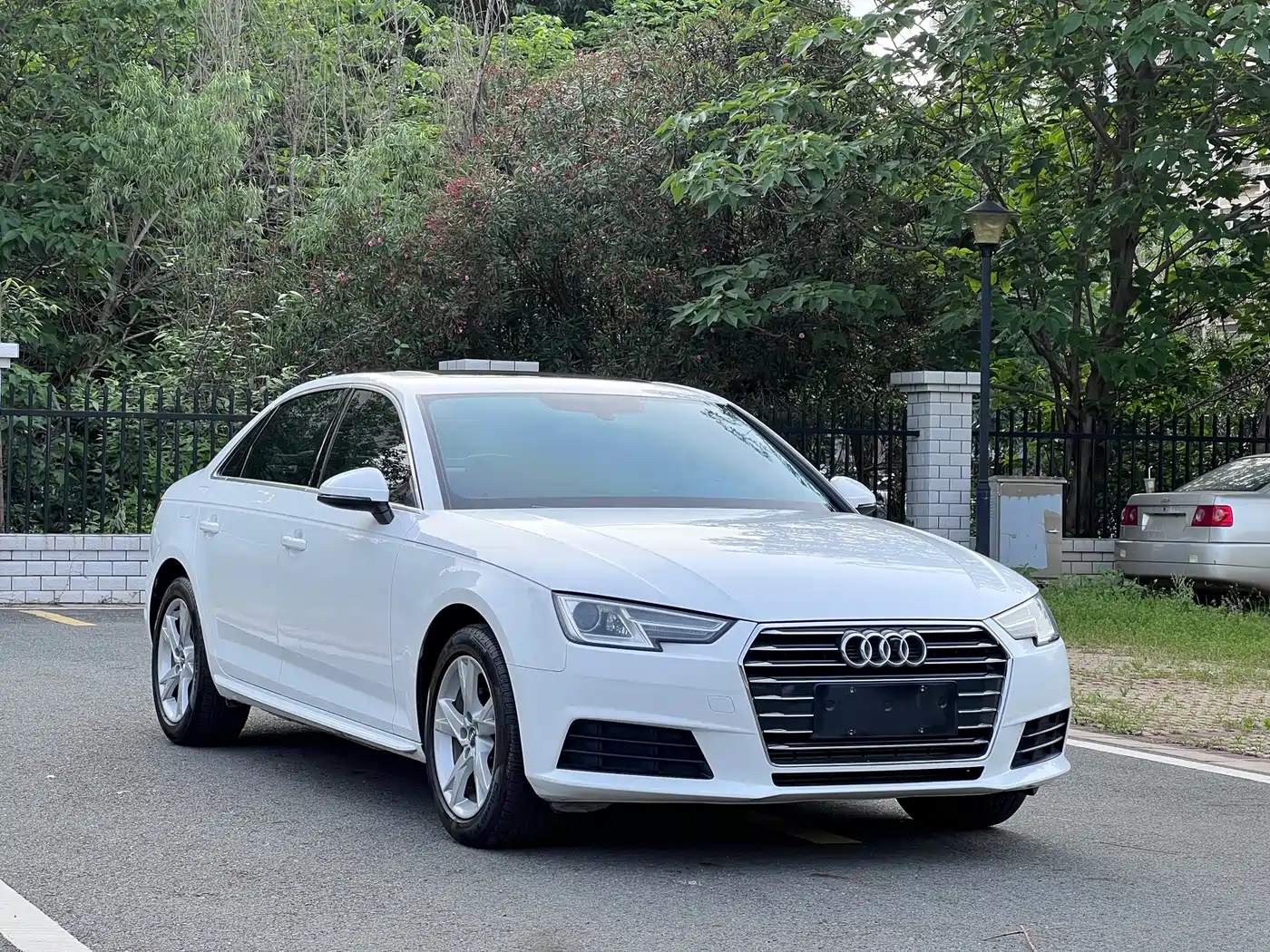 Audi A4L 2017 Plus 40 TFSI Progressive фото 3
