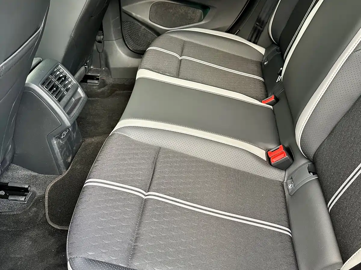 Volkswagen Golf 2026 300TSI Pro фото 37