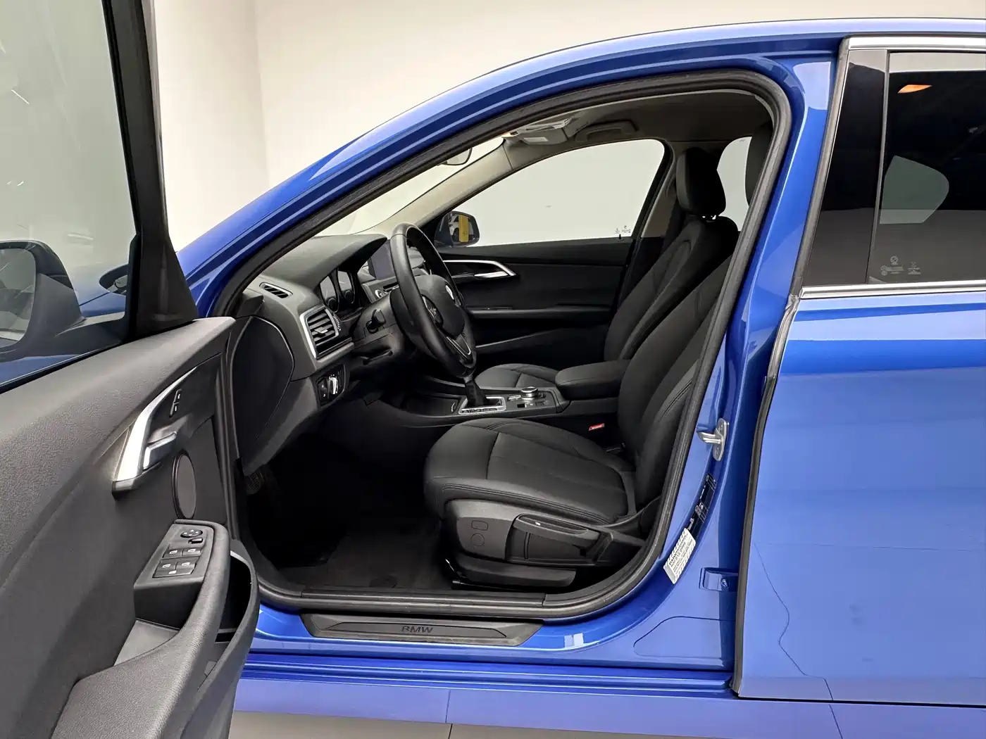 BMW 1 Series 2019 118i Fashion Edition фото 7