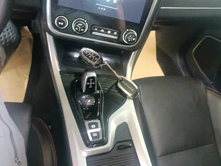 Lynk & Co 01 2019 2.0T 2WD Pro Edition China V фото 16