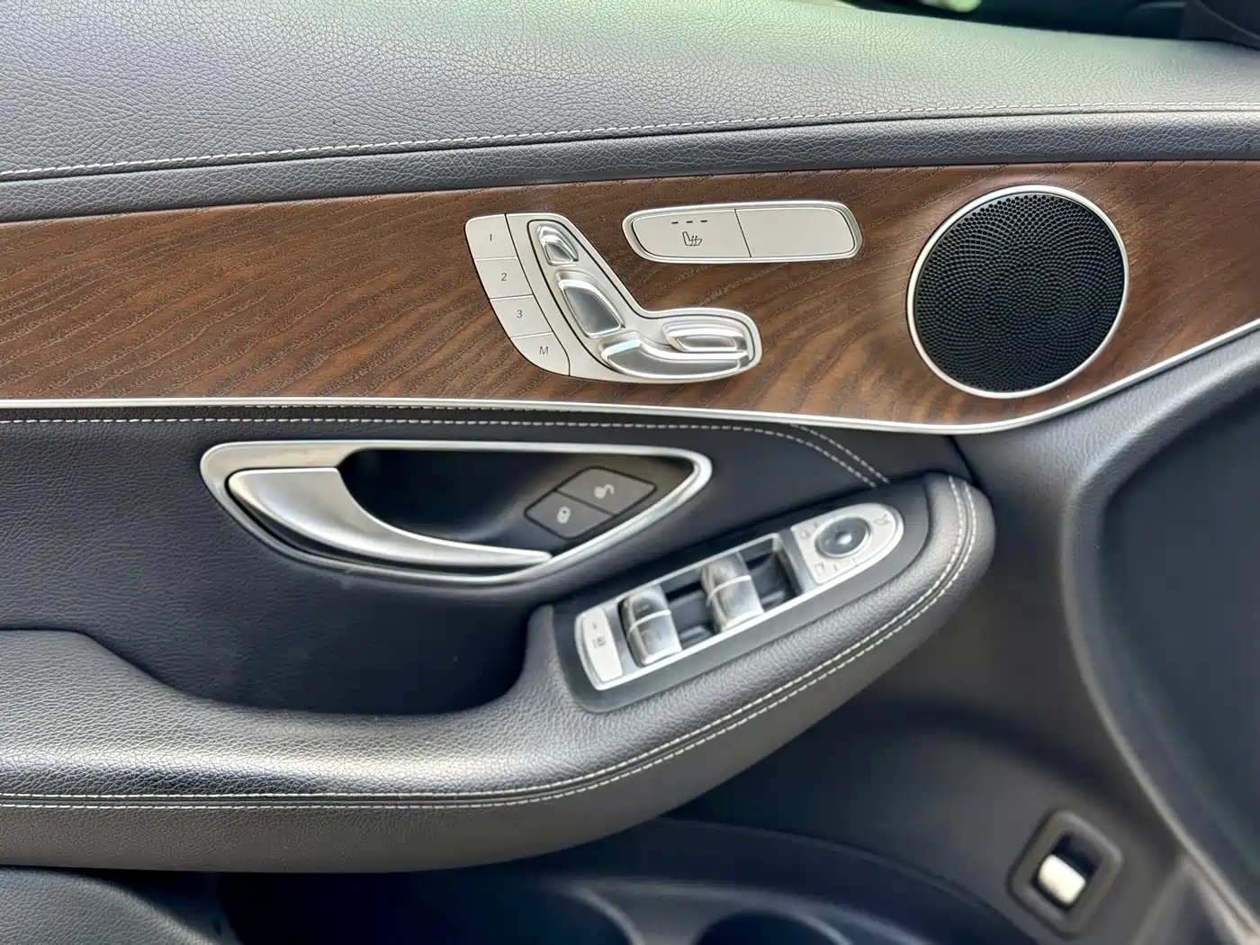 Mercedes-Benz GLC 2017 GLC 300 4MATIC Dynamic фото 17