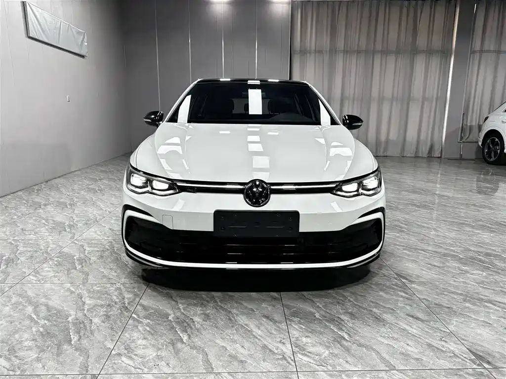 Volkswagen Golf 2023 280TSI DSG R-Line Lite фото 2