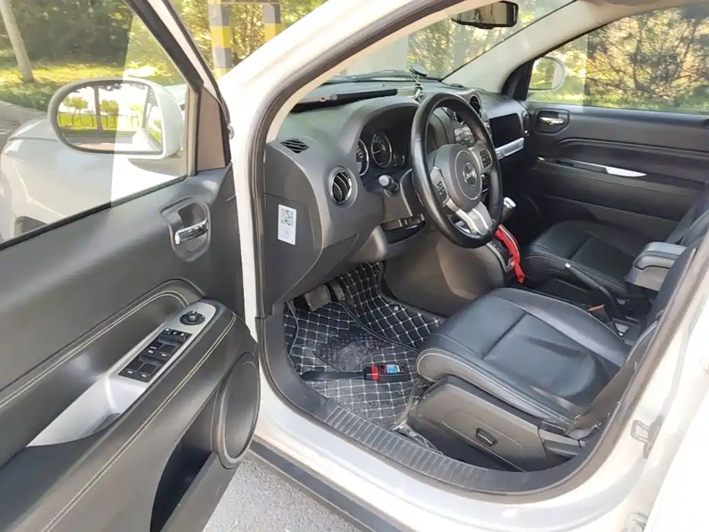 Jeep Compass (Import) 2015 2014 Facelift 2.4L 4WD Luxury Edition