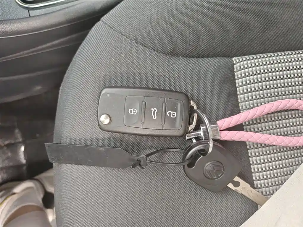 Volkswagen Polo 2016 1.4L Automatic Trend фото 9
