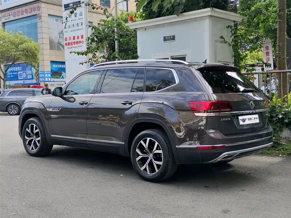 Volkswagen Teramont 2020 380TSI 4WD Luxury Edition China VI фото 4