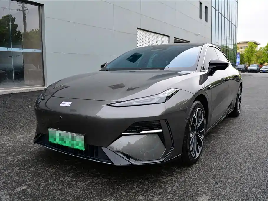 2025 Geely Galaxy Galaxy E8