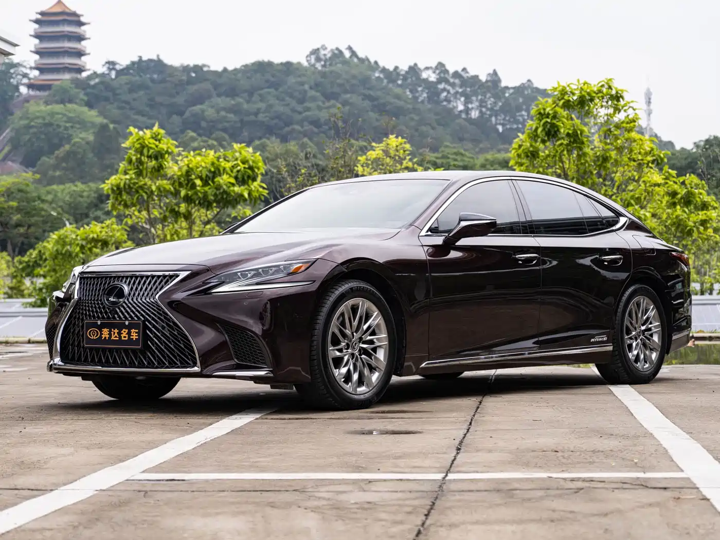 Lexus LS 2020 500h Luxury (China VI)