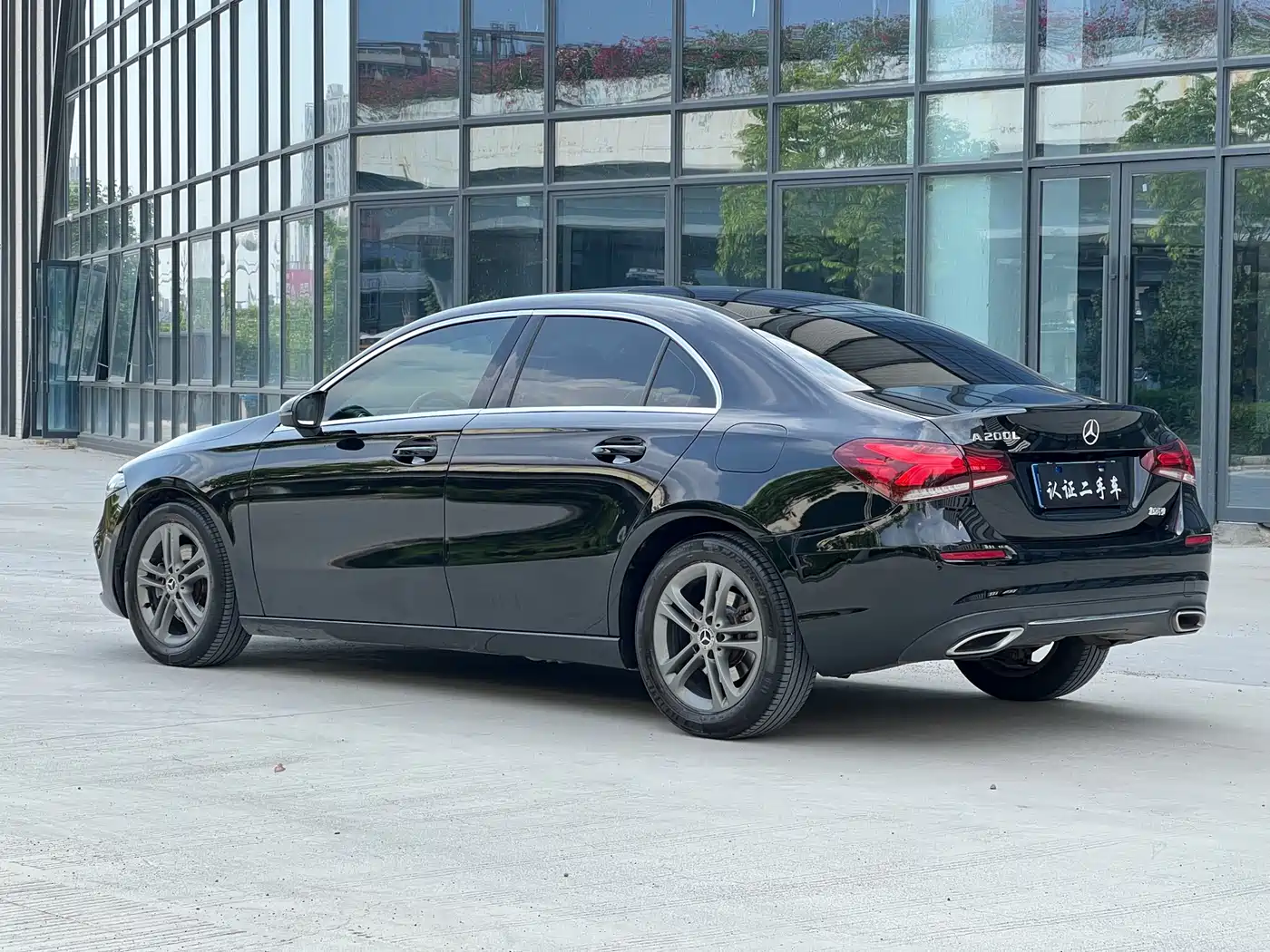 Mercedes-Benz A-Class 2019 Facelift A 200 L фото 4
