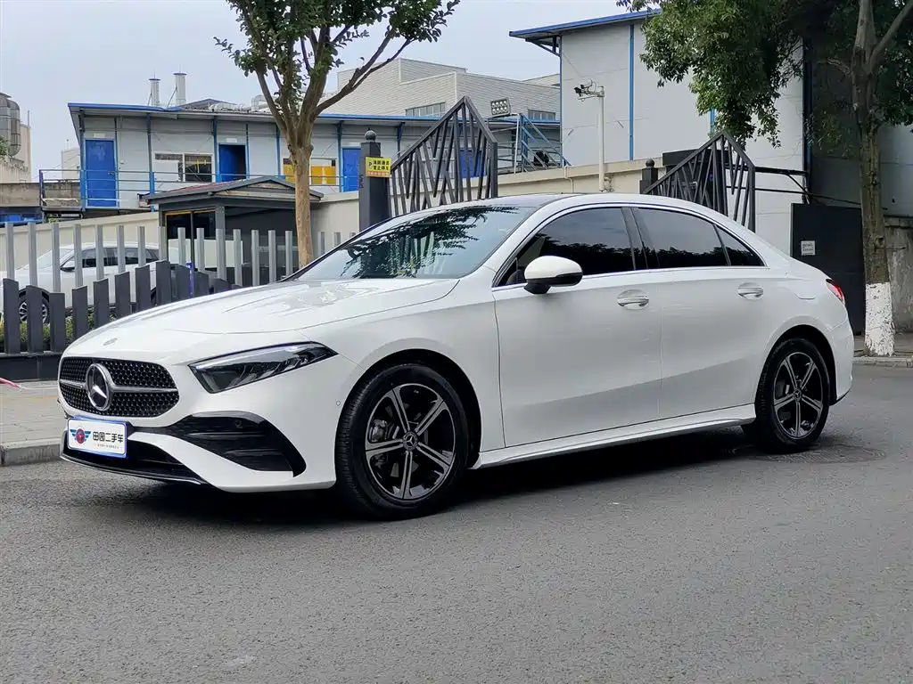 Mercedes-Benz A-Class 2023 A 200 L Fashion