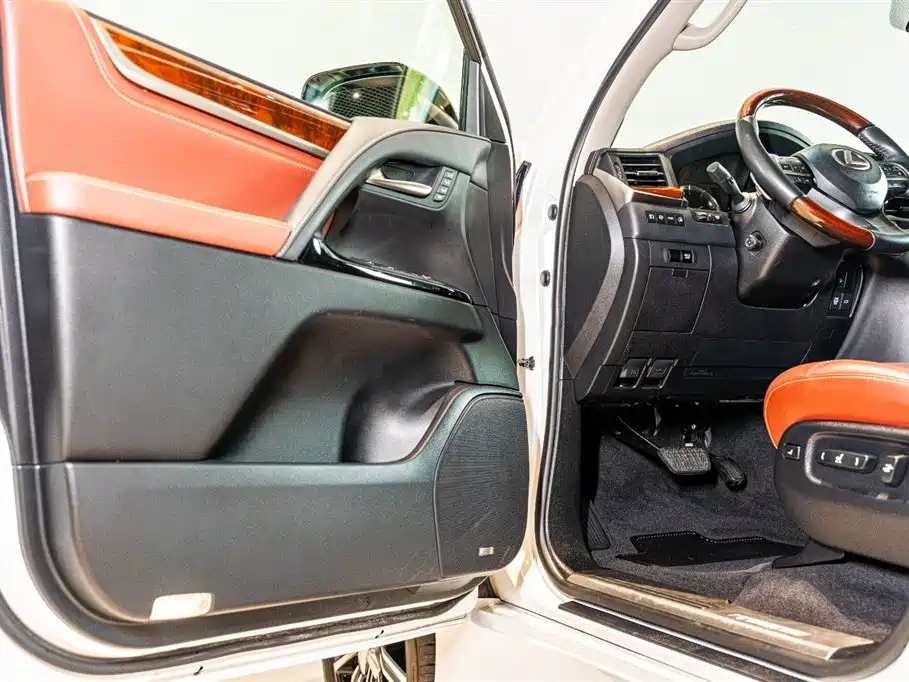 Lexus LX 2017 570 Prestige Luxury фото 7