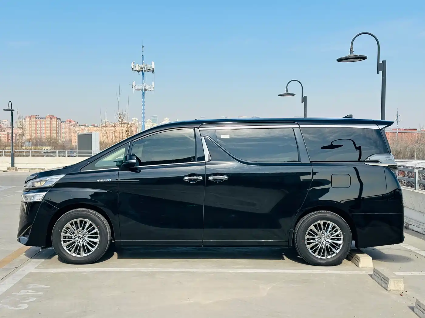 Toyota Vellfire 2020 Hybrid 2.5L Black Gold Limited Edition фото 7