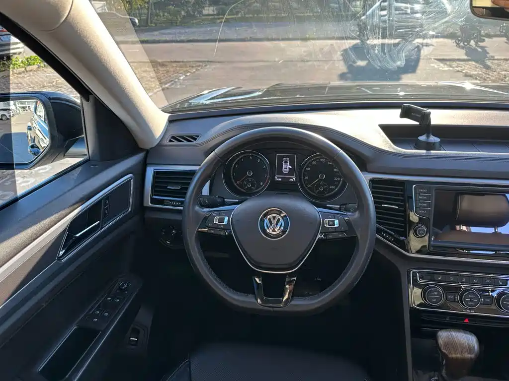 صورة 22 - Volkswagen Teramont