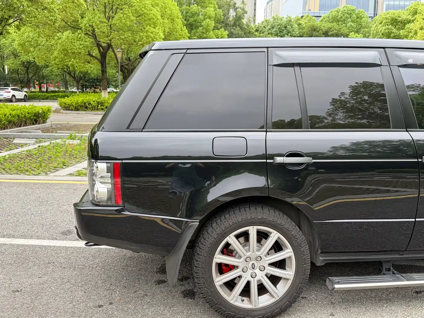 Land Rover Range Rover 2011 5.0 NA V8 HSE фото 15