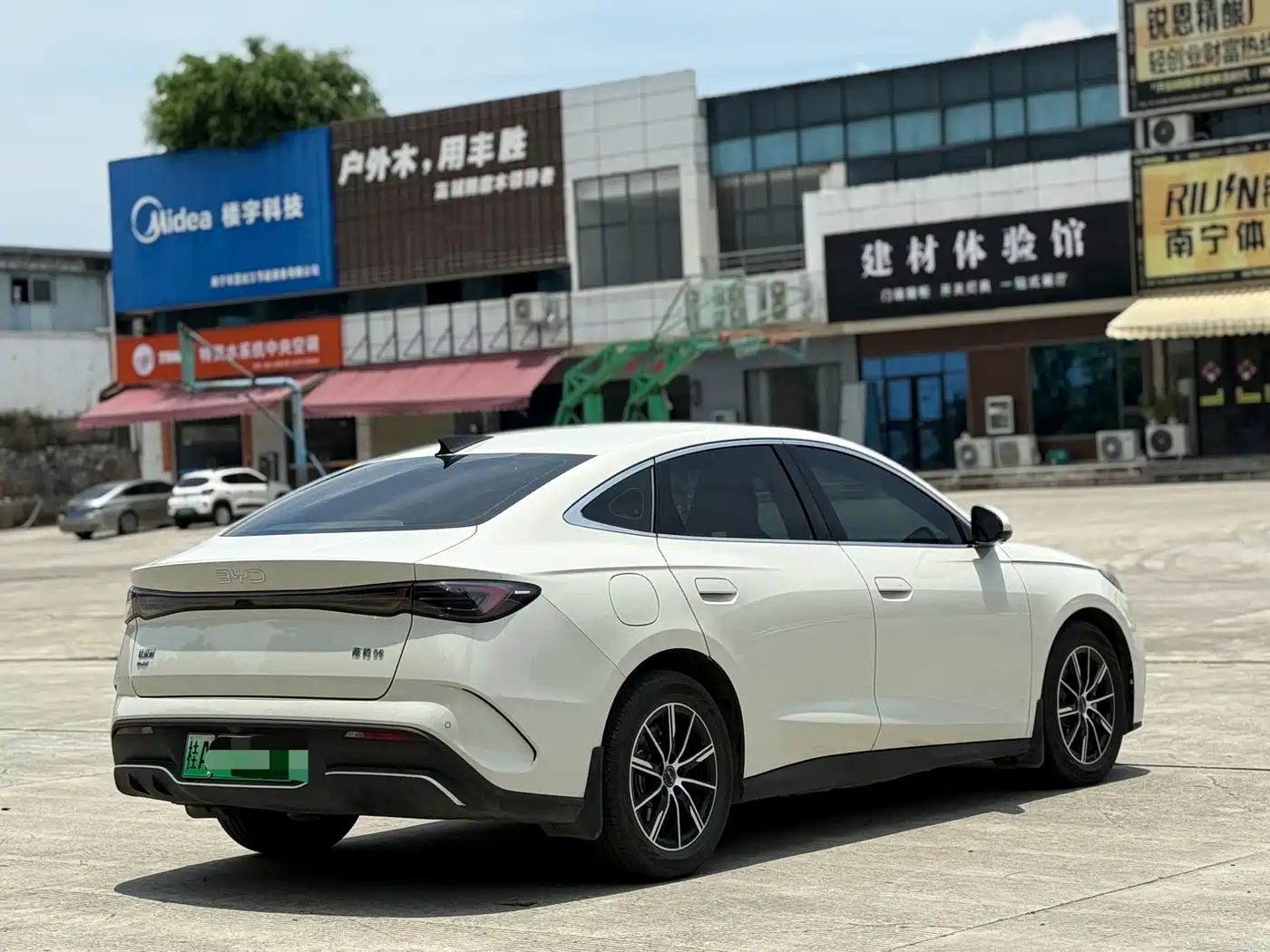 BYD Seal 06 DM-i Touring 2025 DM-i 80KM Premium фото 3