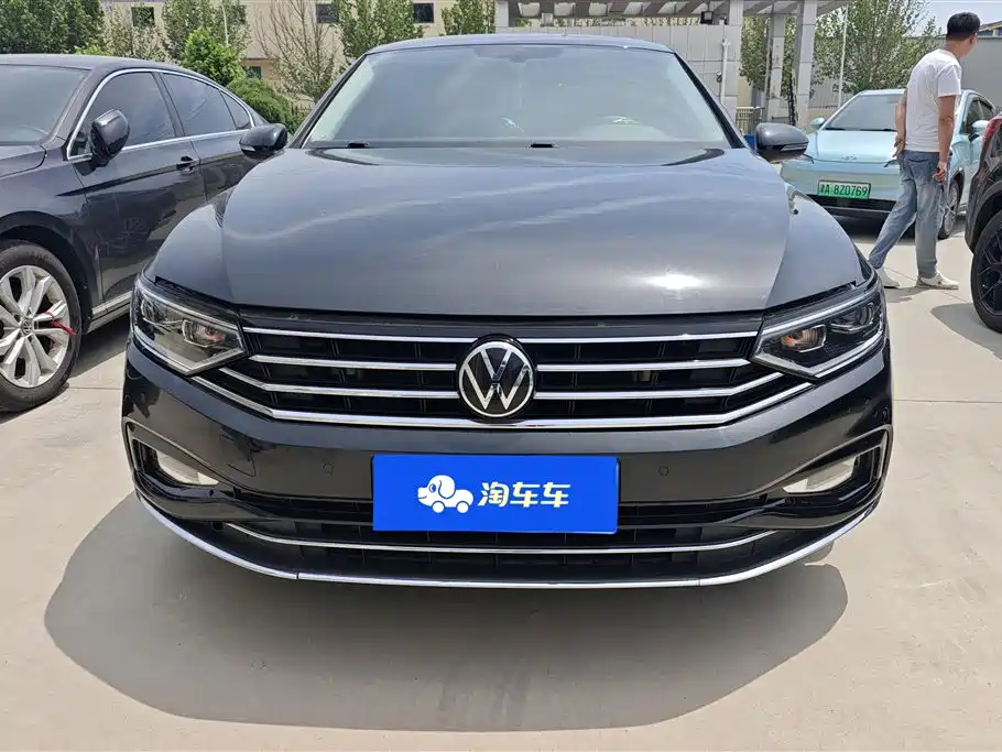 Volkswagen Magotan 2020 330TSI DSG Luxury фото 2
