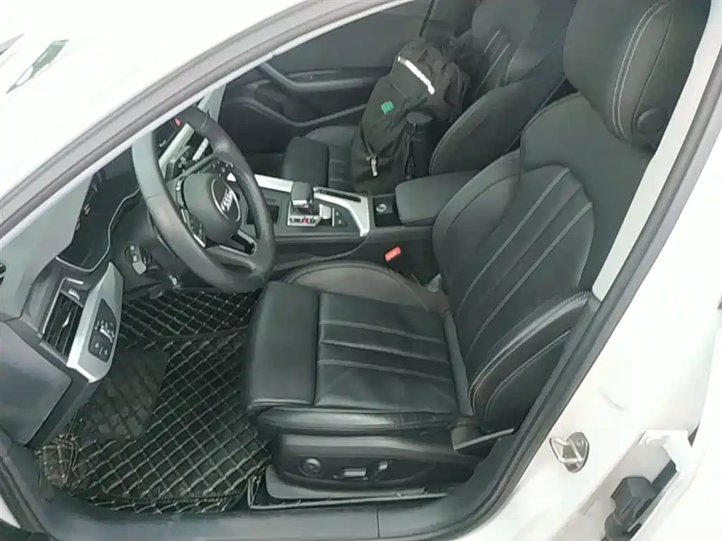 Audi A4L 2020 40 TFSI quattro Luxury Dynamic фото 15