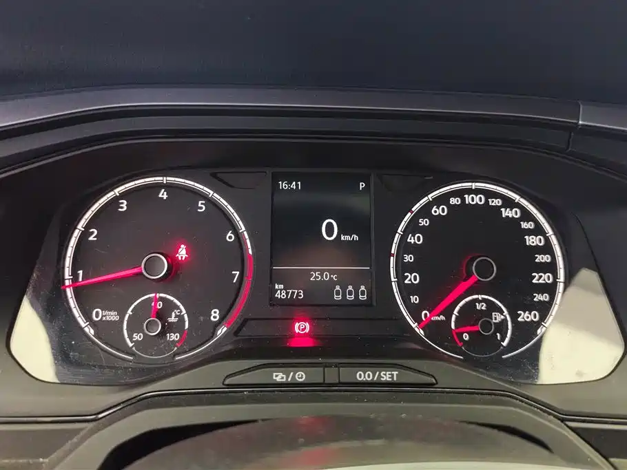 Volkswagen Polo 2021 Plus 1.5L Automatic Panorama Enjoyment Edition фото 14