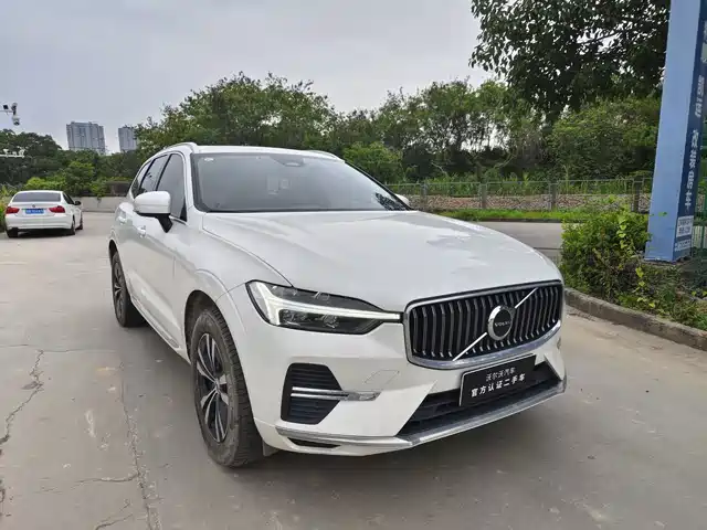 Volvo XC60 2024 B5 AWD Zhiyi Luxury Edition — фото 3