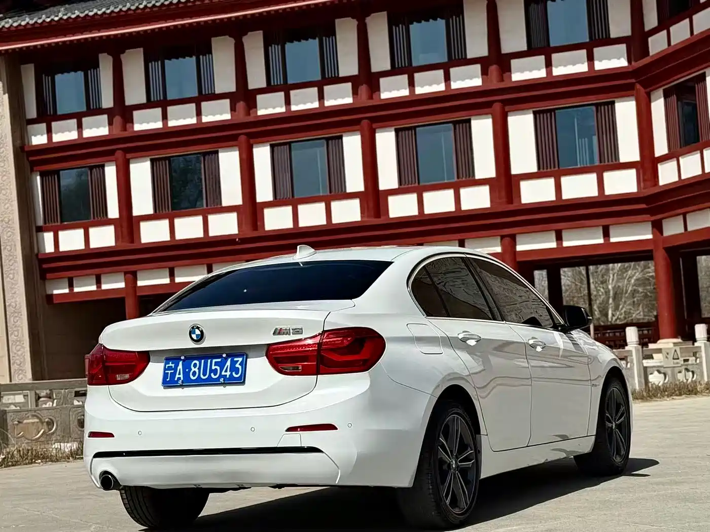 BMW 1 Series 2018 118i Sport Edition фото 9