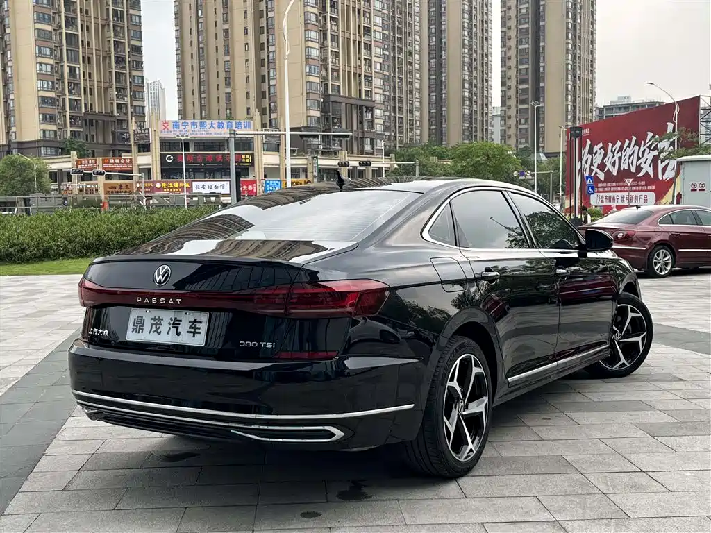 Volkswagen Passat 2024 380TSI Starlight Dragon Soaring Edition фото 7