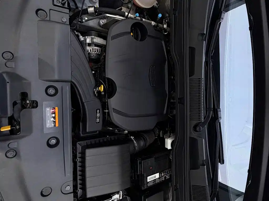 Фото 9 - Geely Binyue