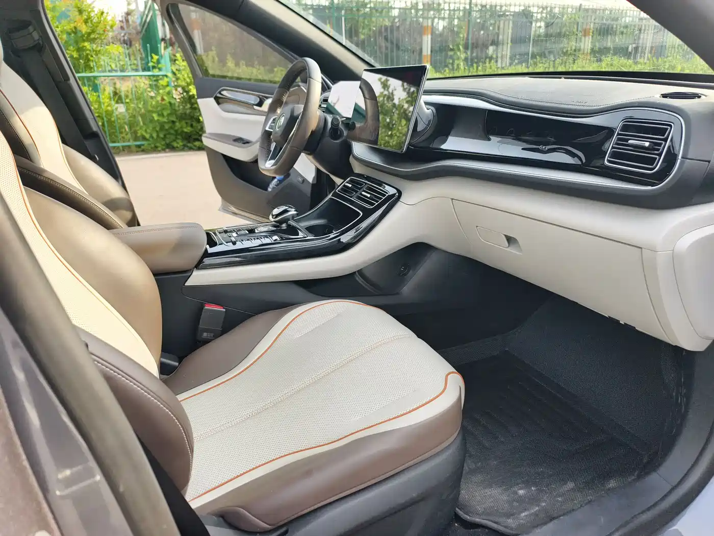 BYD Qin PLUS 2024 Glory Edition DM-i 120KM Surpass фото 13