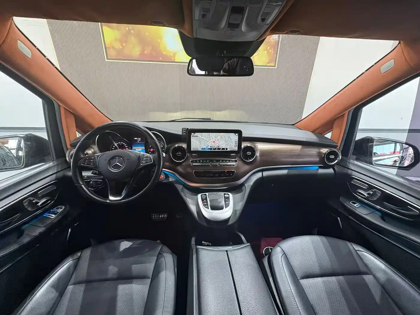 Mercedes-Benz V-Class 2021 V 260 L Long Wheelbase Luxury Edition фото 9