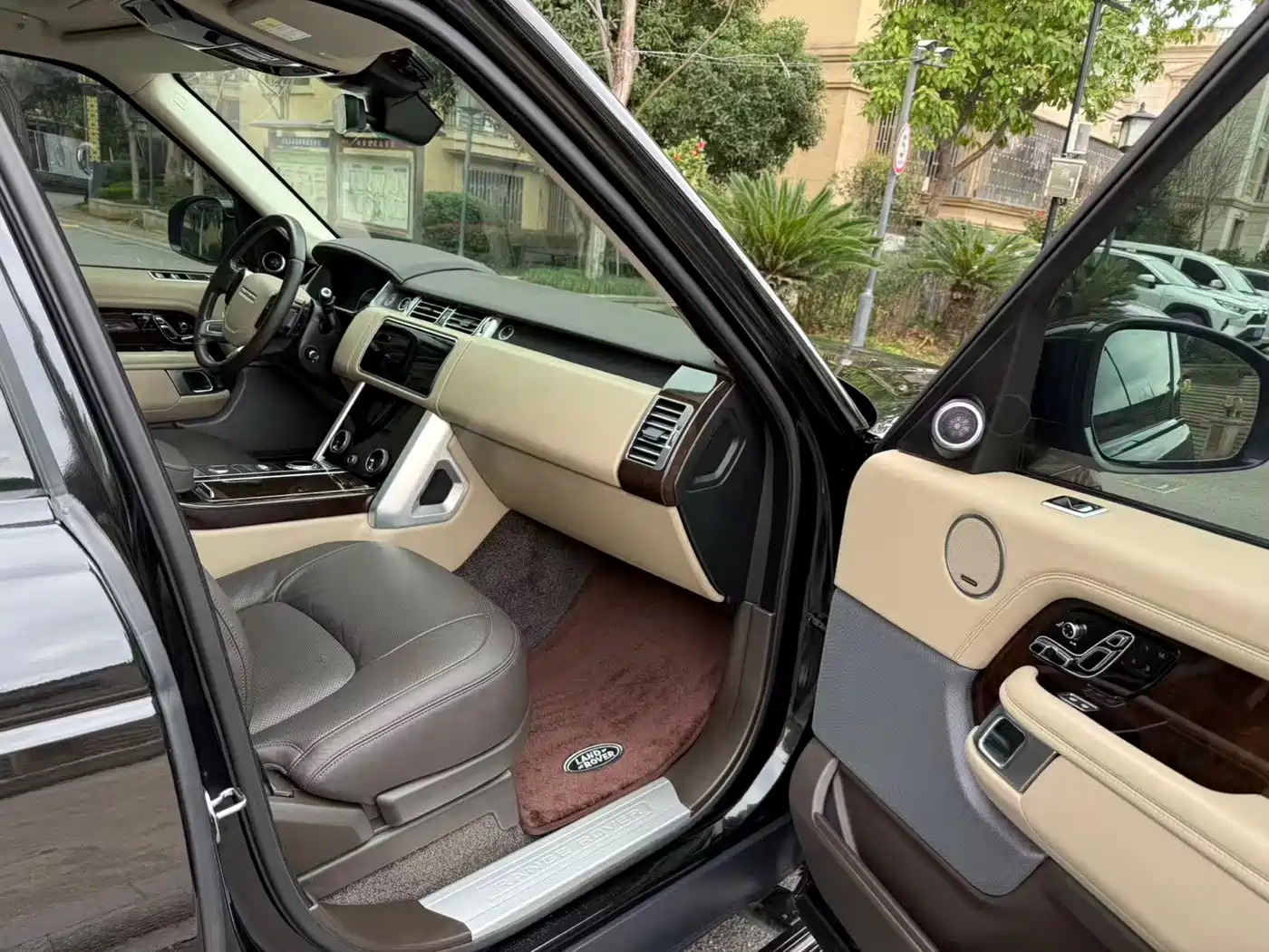 LAND ROVER RANGE ROVER