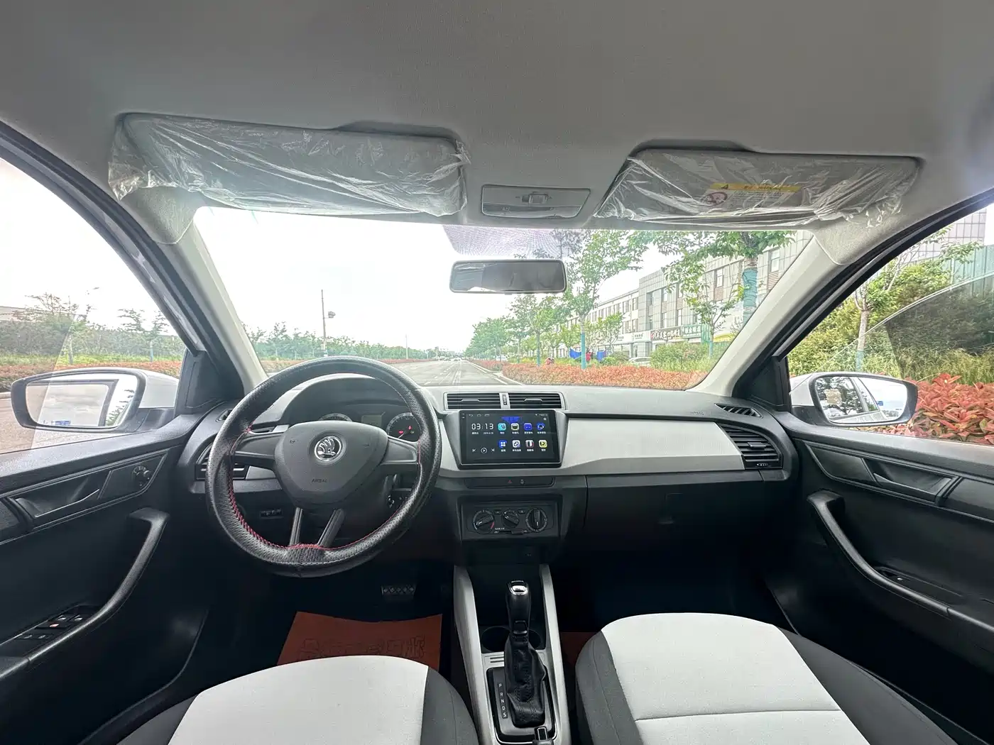 Škoda Fabia 2017 1.4L Auto Forward Edition фото 5