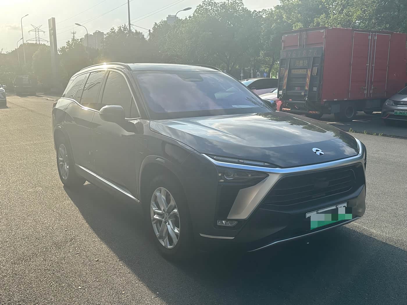 NIO ES8
