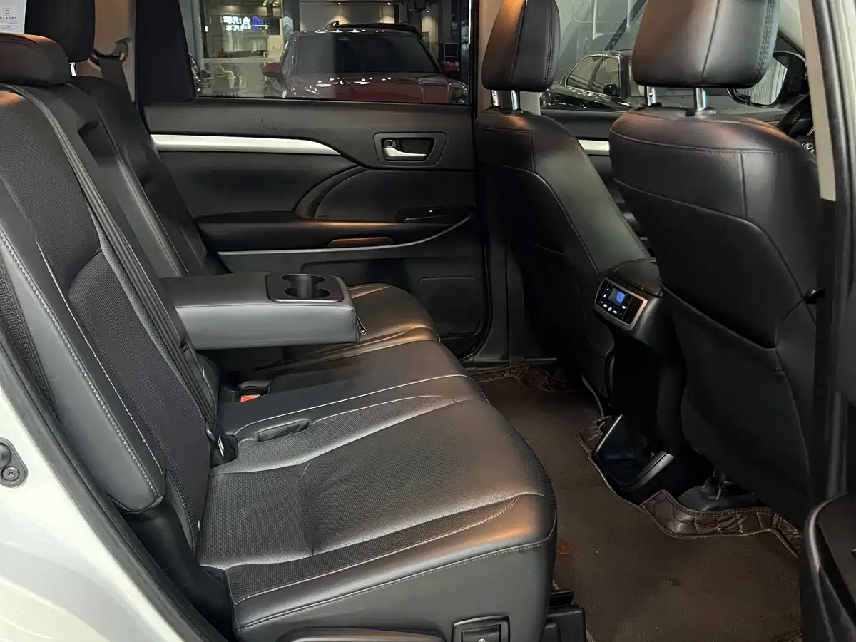 Toyota Highlander 2018 2.0T 4WD Luxury 7-seater China VI фото 18