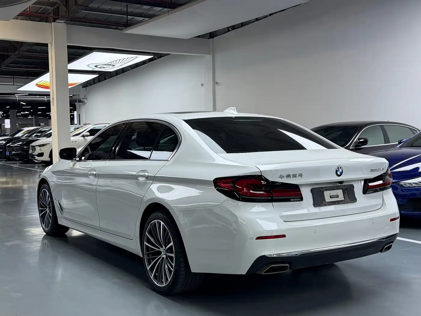 BMW 5 Series 2021 530Li Leading M Sport Package фото 22