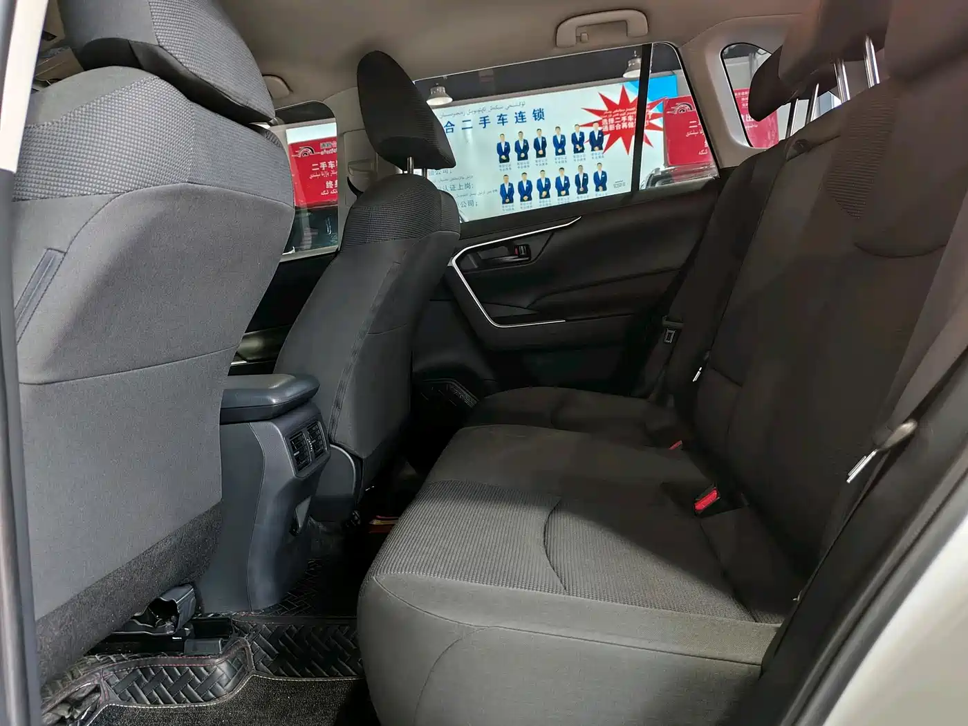 Toyota RAV4 Rongfang 2022 2.0L CVT 2WD Urban Edition фото 6