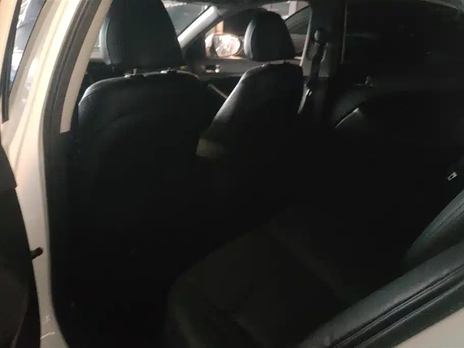 Kia K5 2015 2.0L Automatic LUX фото 11