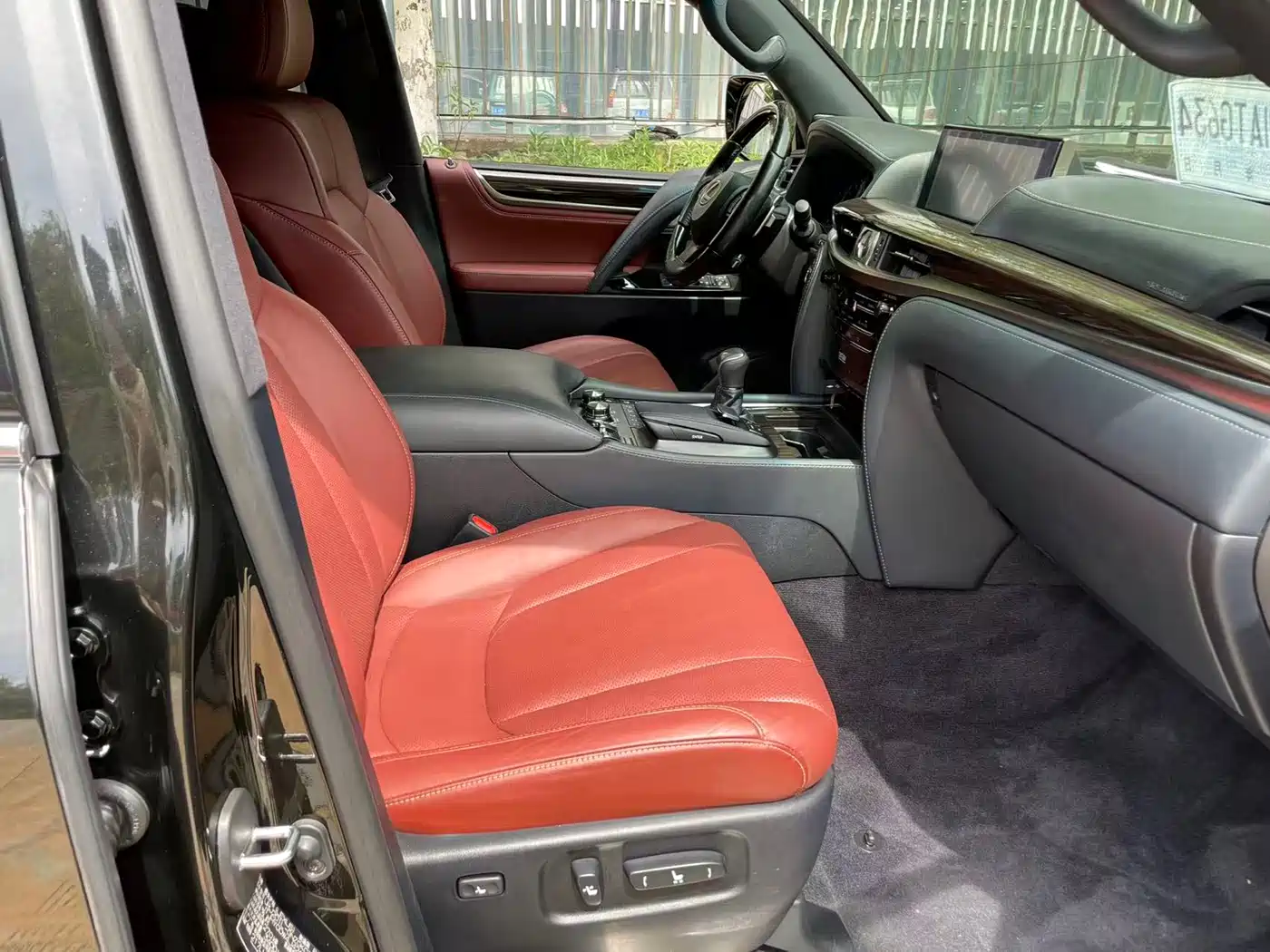 Lexus LX 2017 570 Dynamic Luxury фото 10