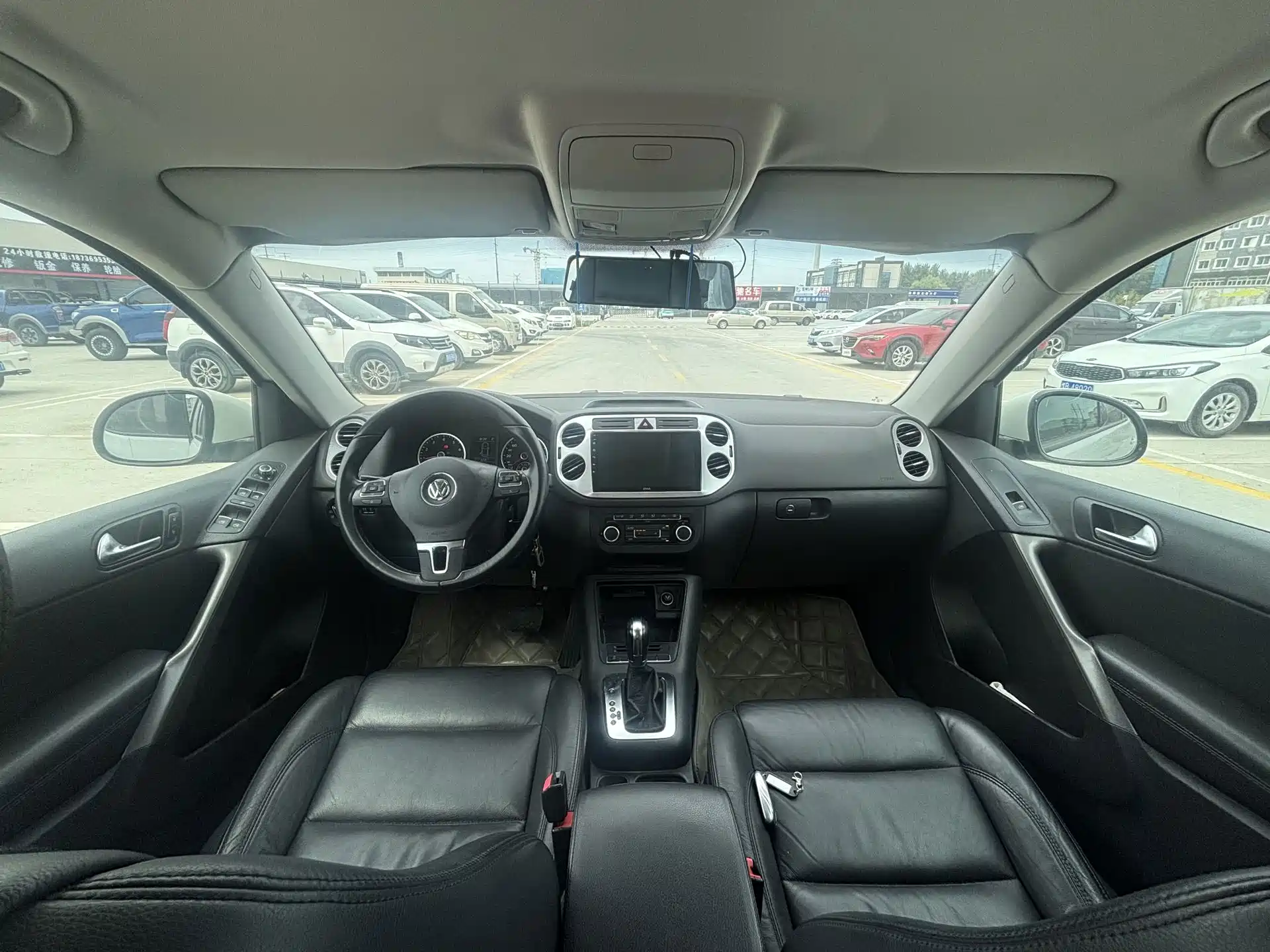 Photo 13 - Volkswagen Tiguan