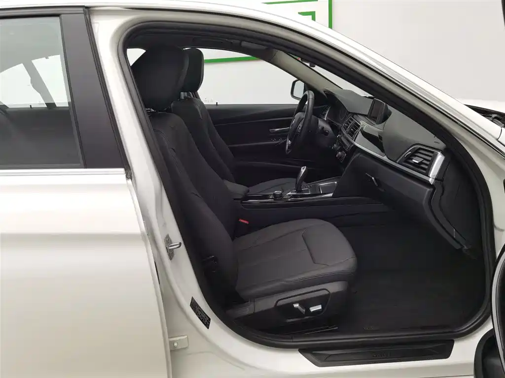 BMW 3 Series 2016 320Li Progressive фото 23