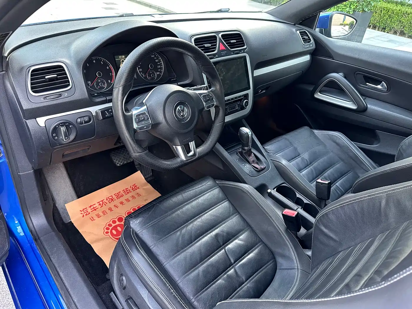 Volkswagen Scirocco 2011 1.4TSI Comfort фото 7