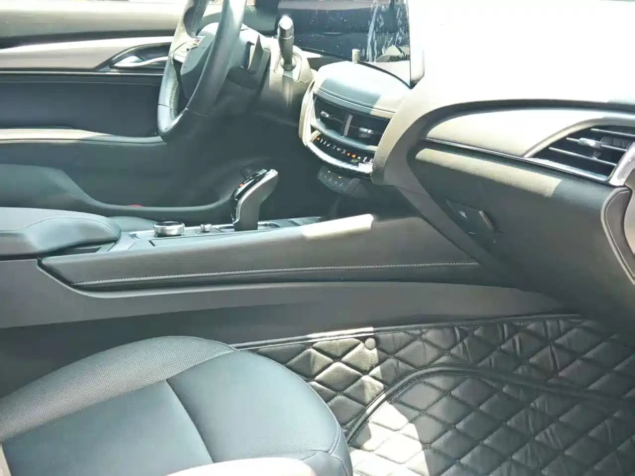 Cadillac CT5 2024 28T Luxury Model Pro фото 9