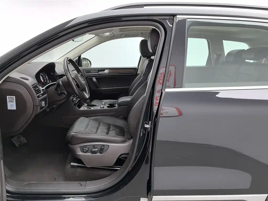 Volkswagen Touareg 2017 3.0TSI Explorer Edition фото 10