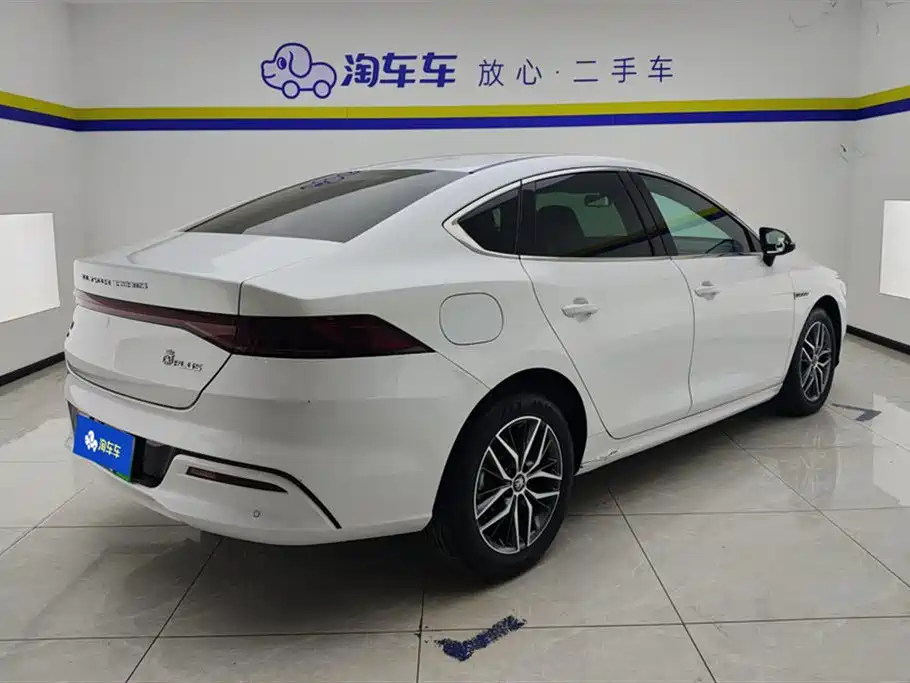 BYD Qin PLUS 2021 DM-i 55KM Flagship фото 3