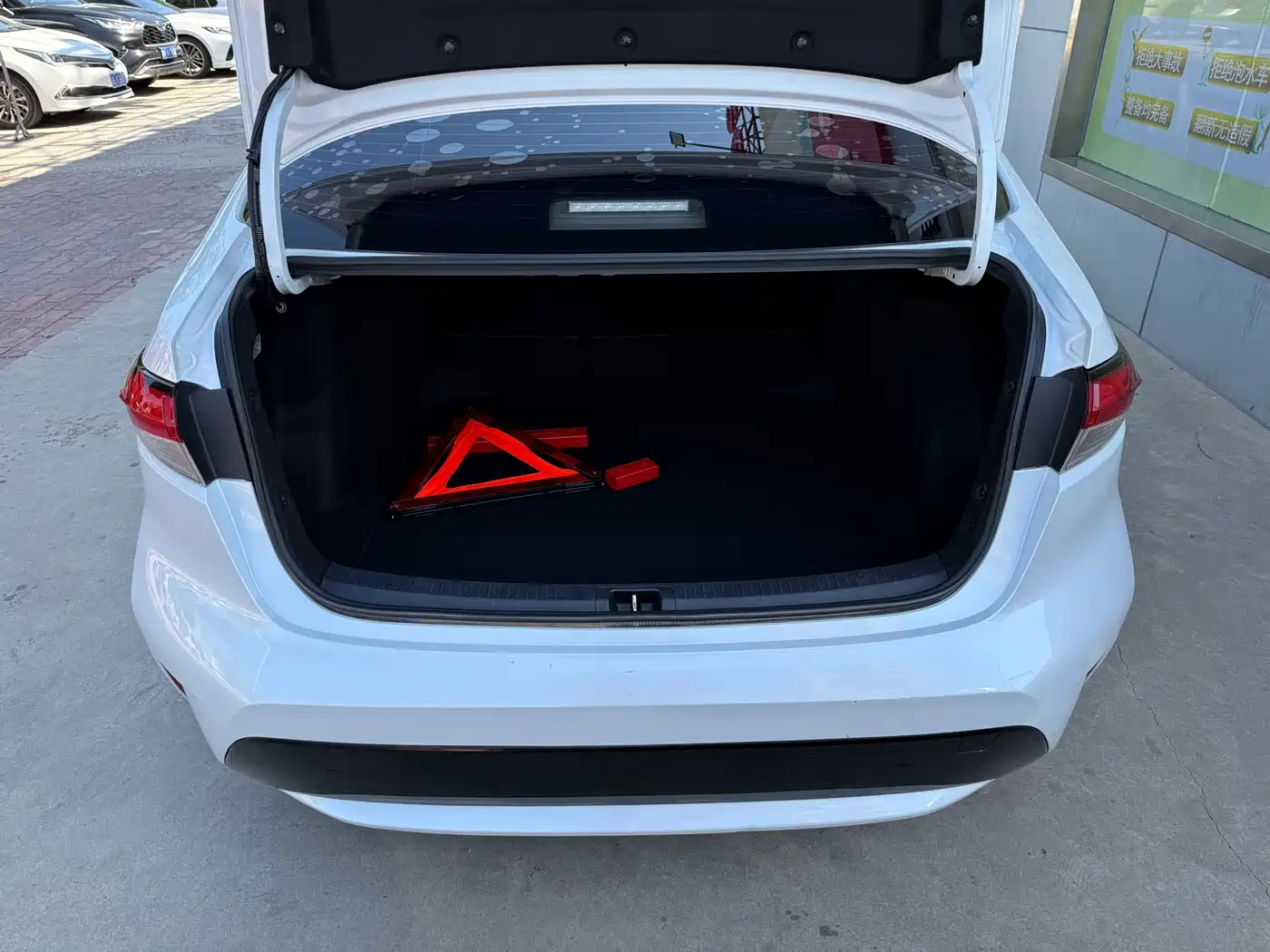 Toyota Levin 2021 Dual Engine 1.8H E-CVT Luxury Edition фото 8