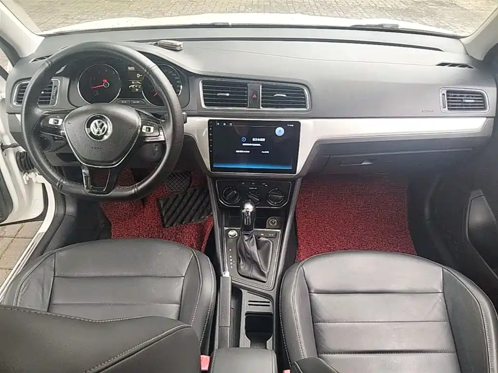 Volkswagen Lavida 2017 1.6L Automatic Comfort Edition фото 10