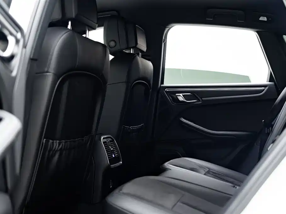Porsche Macan 2018 Macan 2.0T фото 8