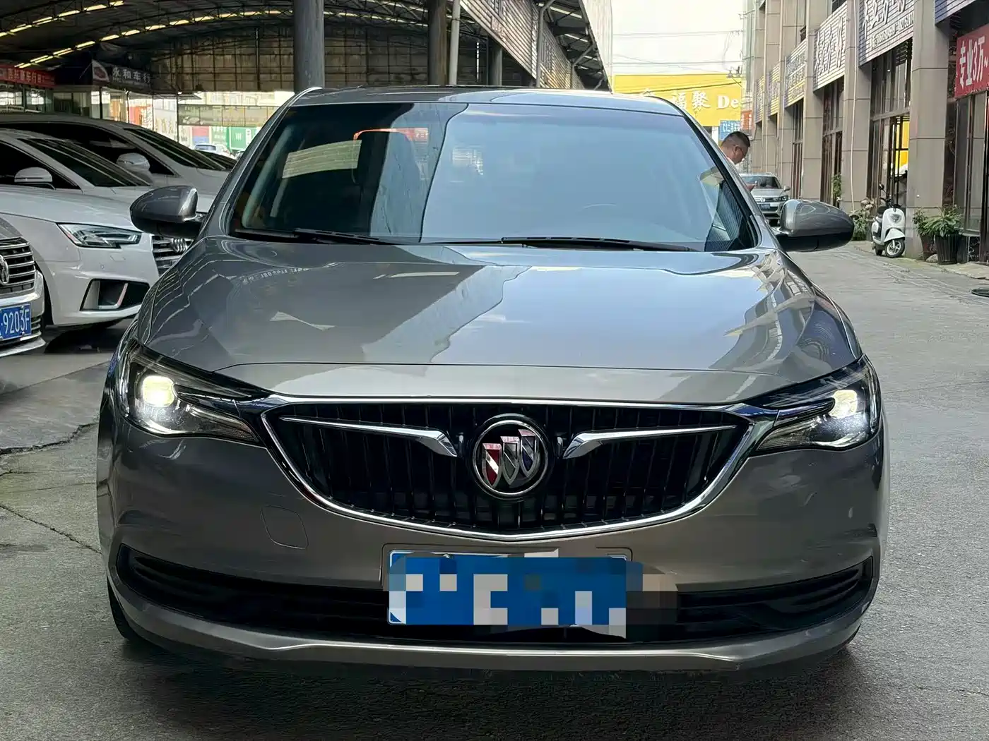 Photo 2 - Buick Excelle