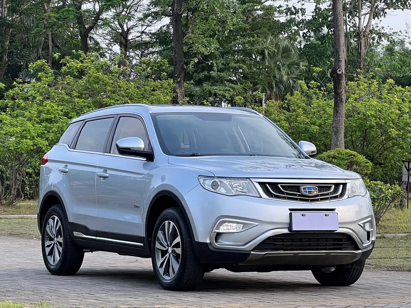 Фото 3 - Geely Atlas