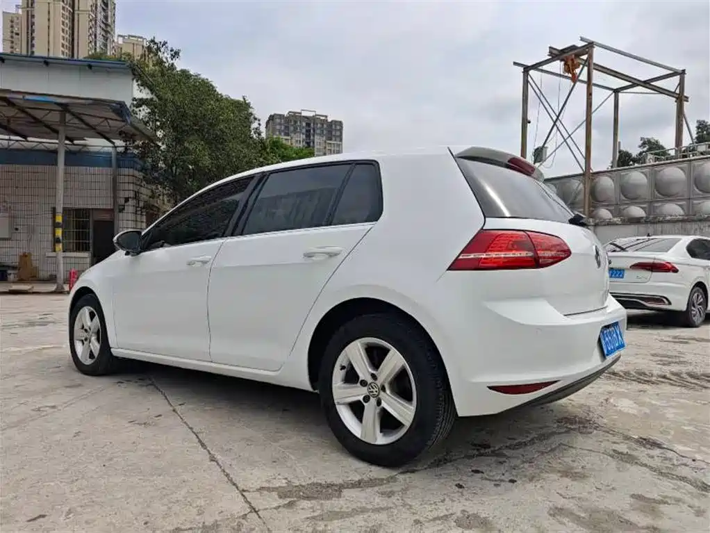 Volkswagen Golf 2016 1.6L Automatic Comfort фото 4
